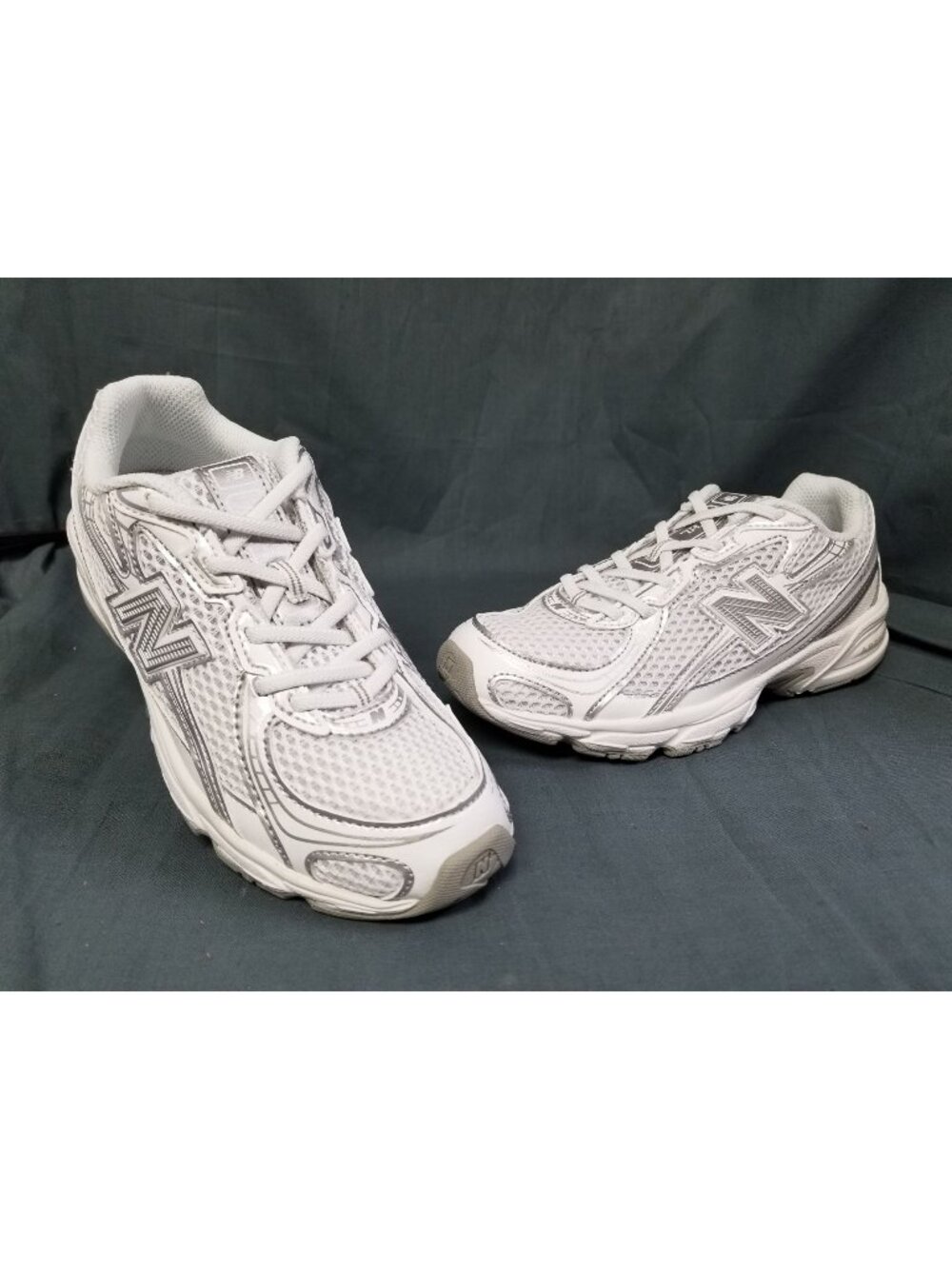 New Balance 740 Bungee Lace Sneakers PZ740WM White Kids Size 2.5 NEW NO BOX!